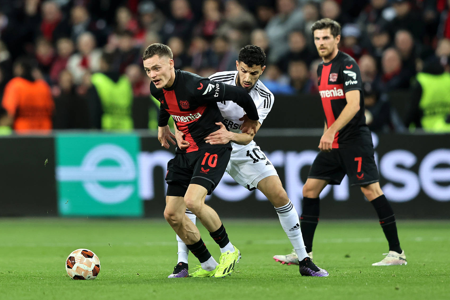 星空体育官方网站-包含勒沃库森击溃对手，大胜奠定本赛季领跑优势的词条