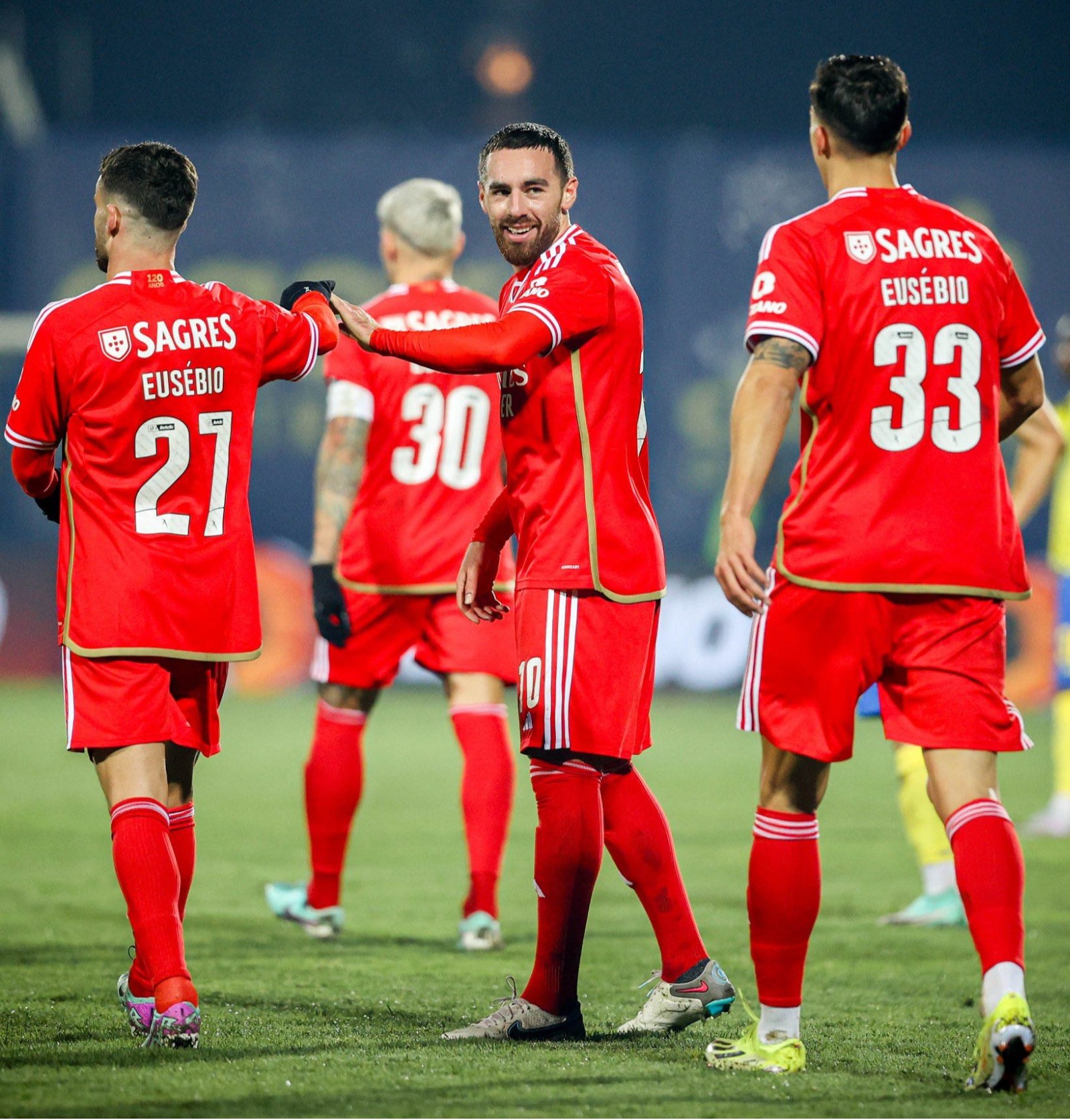 星空体育网页版登录入口-形势一触即发，胜利无法远离，搏命笑傲赛场的简单介绍