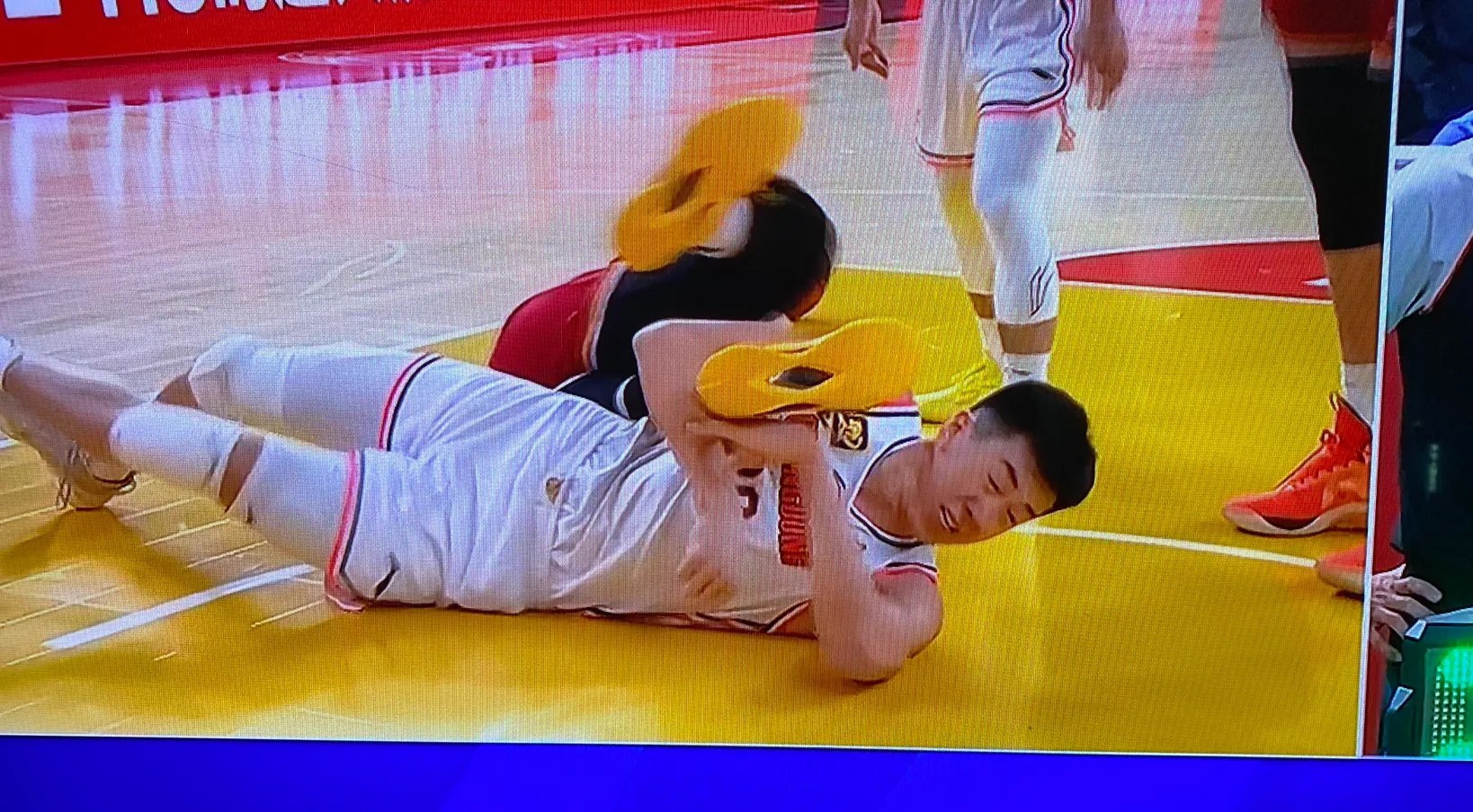 星空体育电脑版-运动员在比赛中积极拼搏追求胜利