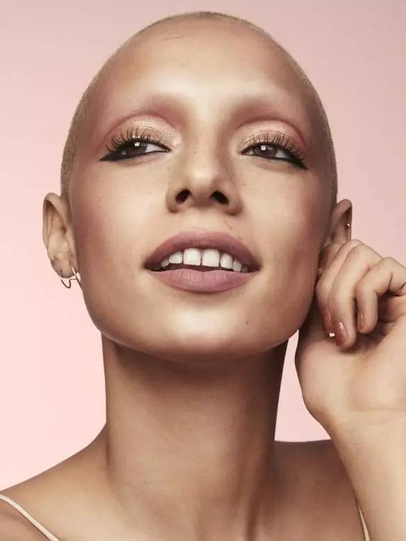 星空体育平台-加拿大球员在北美联赛中崭露头角，引人关注