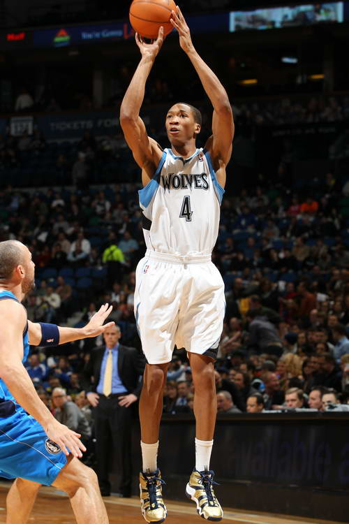 星空体育官网在线-小牛队官方宣布签下自由球员约翰逊